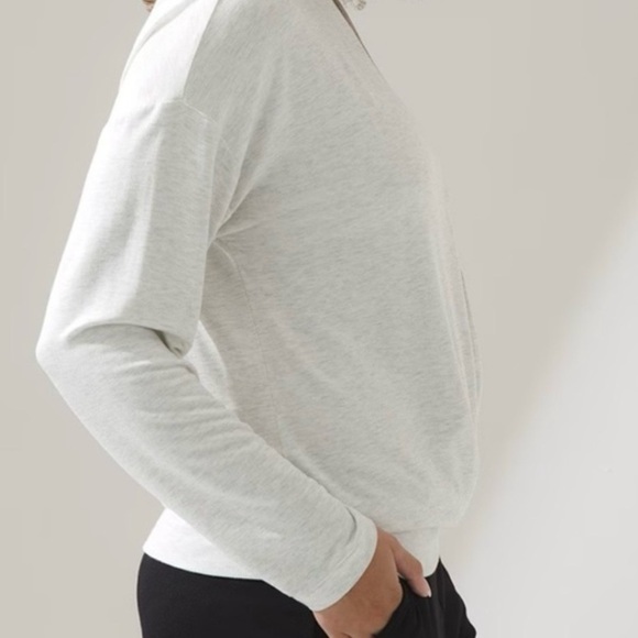 NWT, Soma Wknd Softlite Crisscross Long Sleeve Top in Heather Crystal, Small - Picture 2 of 9